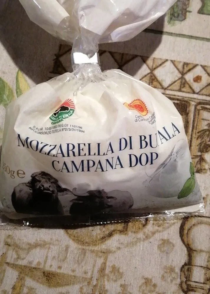 Mozzarella Di buffalo campana dop