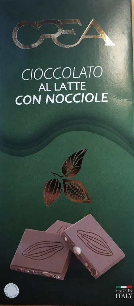 Cioccolato al latte con nocciole