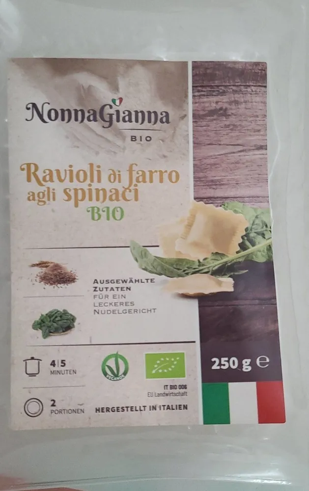 Ravioli di farro agli spinaci