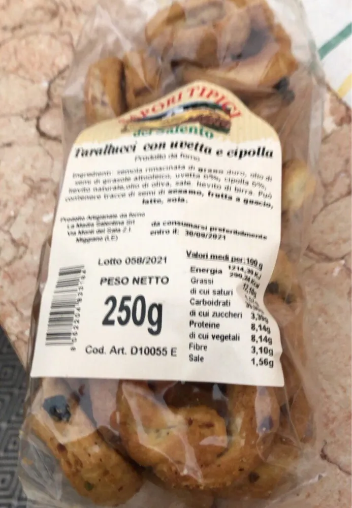 Tarallucci con uvetta e cioolla