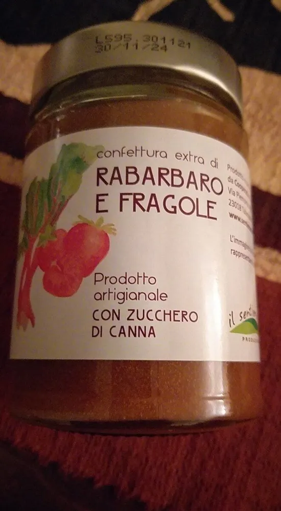 Confettura extra di rabarbaro e fragole