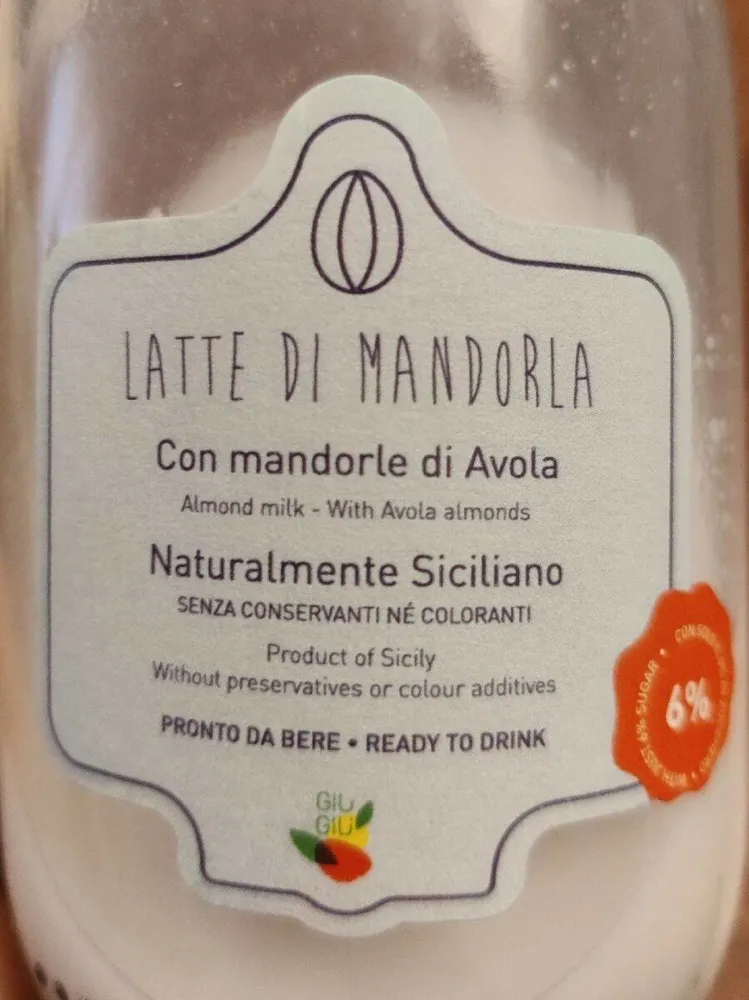 Latte di Mandorla