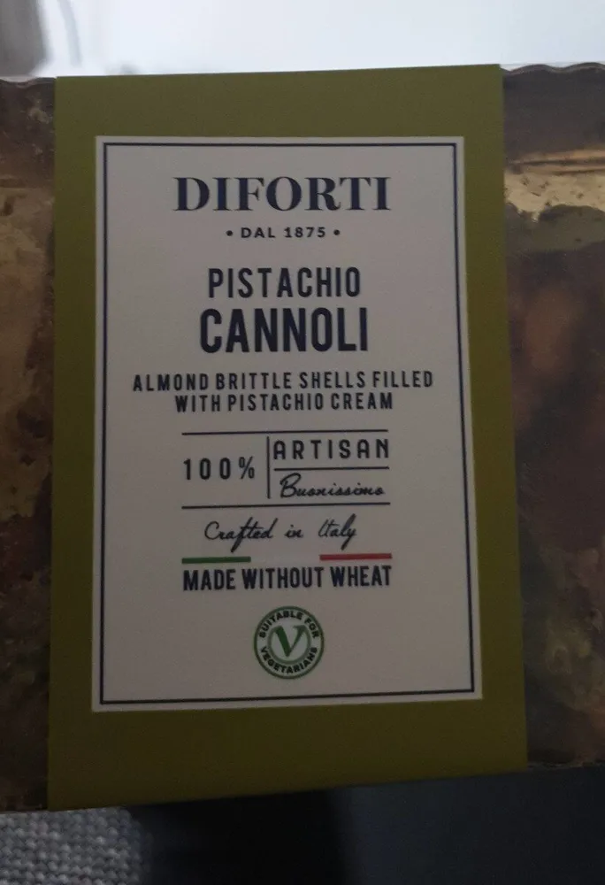 Pistachio canolli