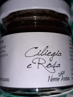 Composta dolce alla ciliegia e rosa