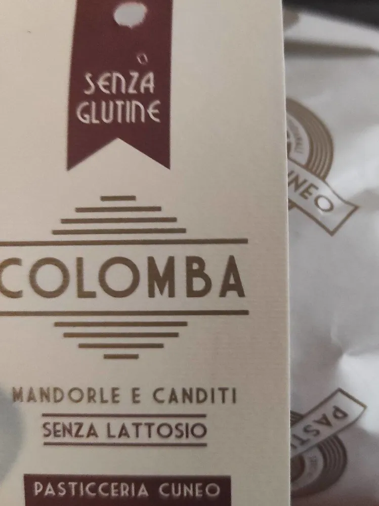 Colomba con glassa alle nocciole