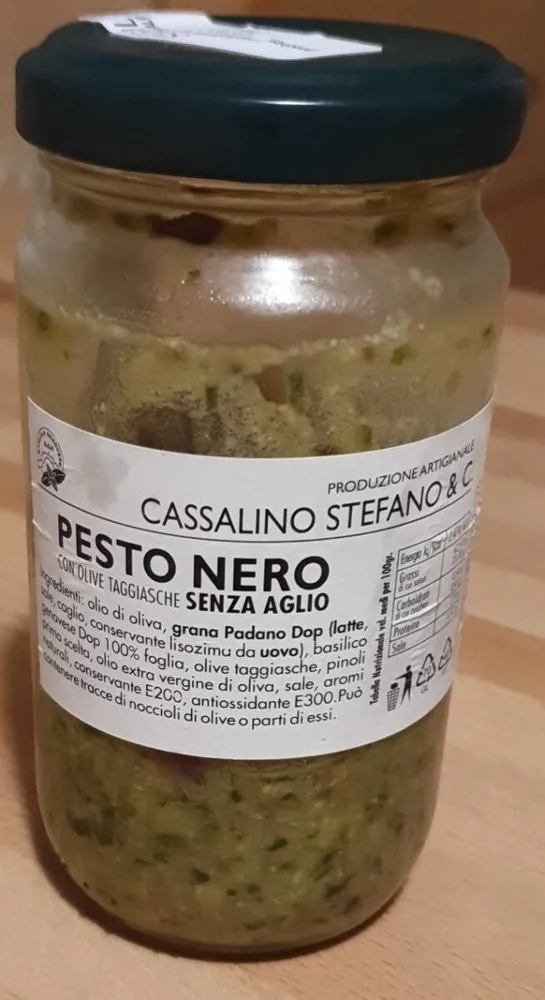 Pesto nero con olive taggiasche senza aglio