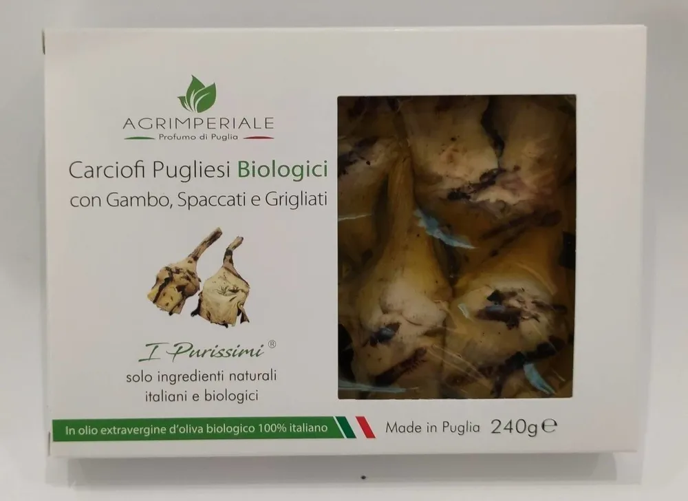 Carciofi pugliese biologici con gambo spaccati e grigliati