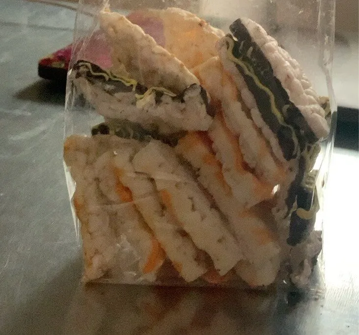 Triangolini di riso soffiato ricoperti
