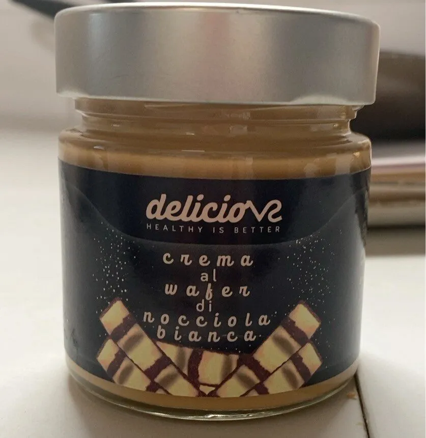 Crema al wafer di nocciola bianca