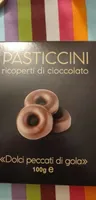 Pasticcini ricoperti di cioccolato