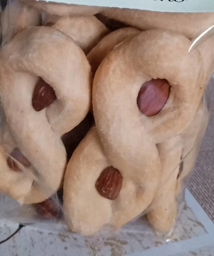 Intrecciati salati alle mandorle