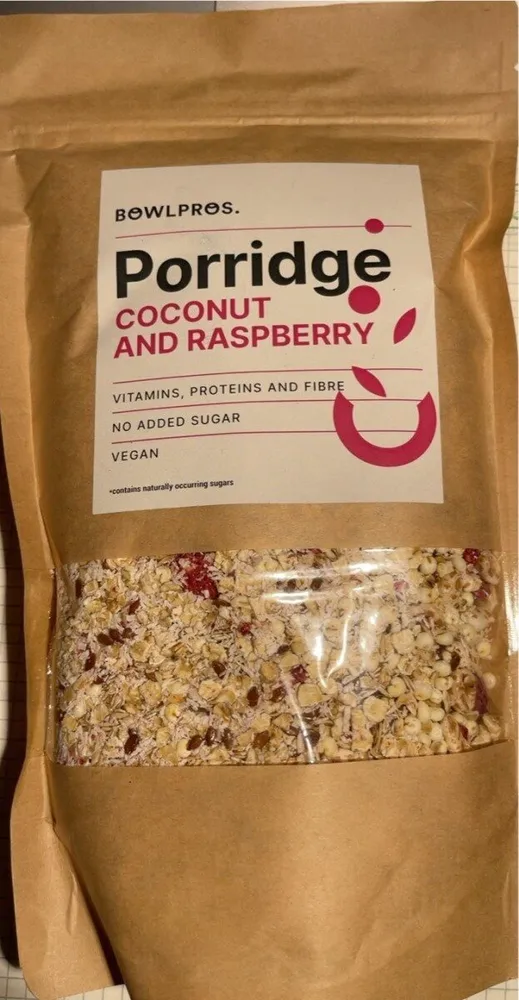 Porridge coconut and raspberry