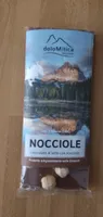 Cioccolato al latte con nocciole