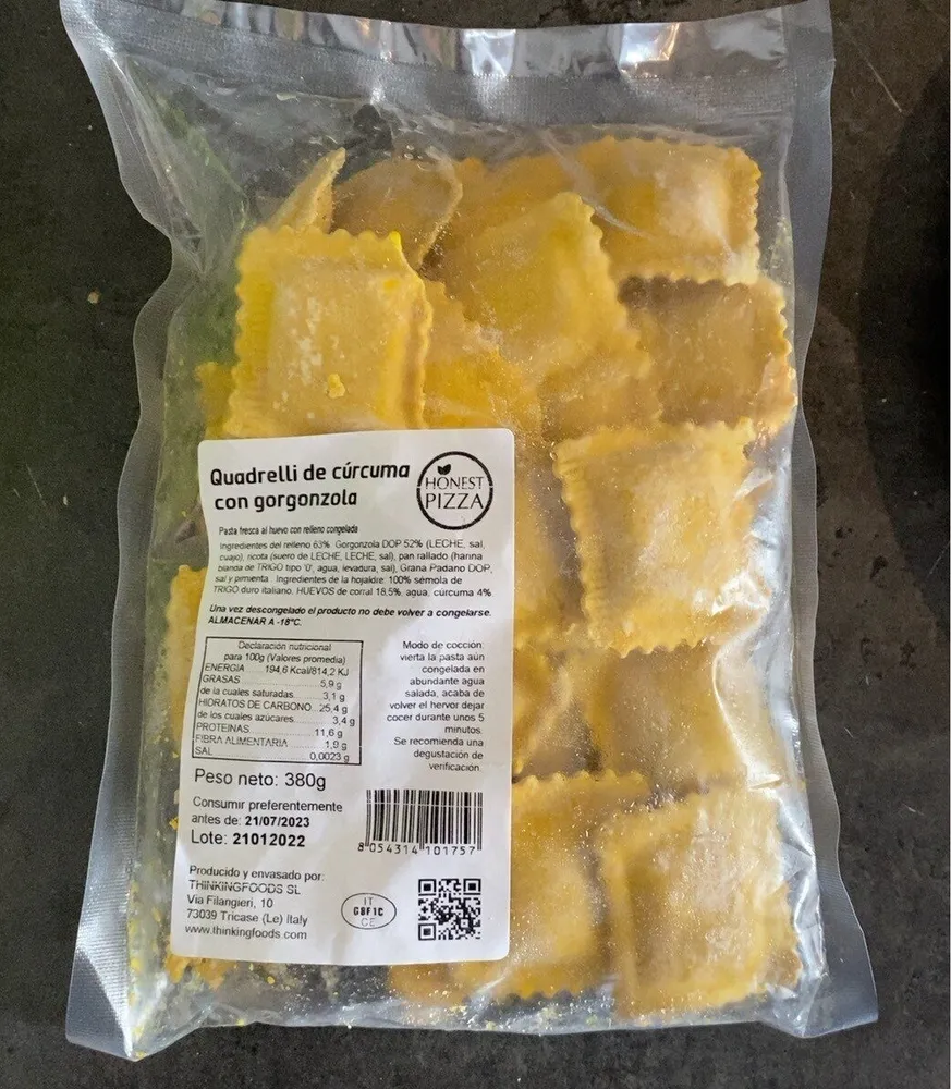 Quadrelli de curcuma con gorgonzola