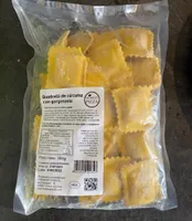 Quadrelli de curcuma con gorgonzola