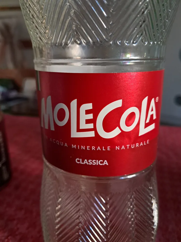 Acqua minerale naturale classica