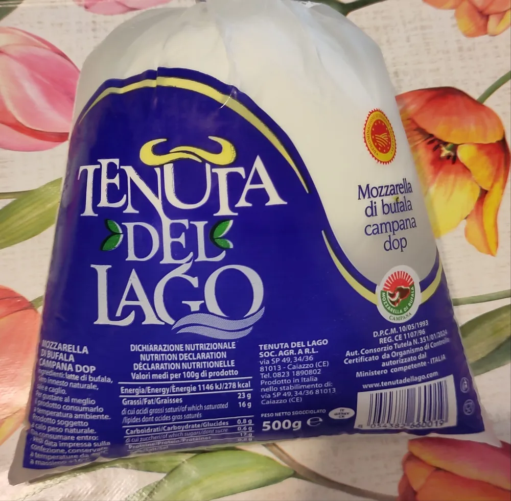 Mozzarella di bufala campana dop
