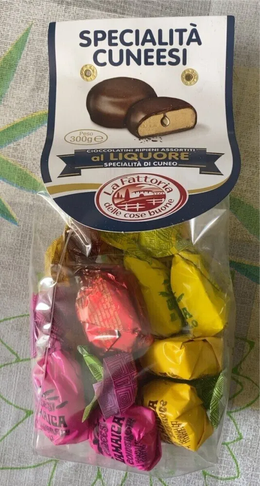 Cioccolatini ripieni assorti al liquore specialità di cuneo