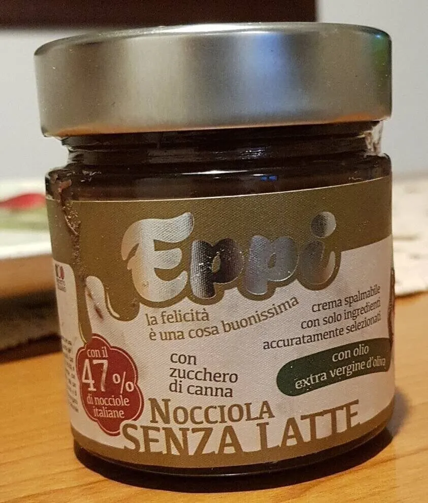Nocciola senea latte