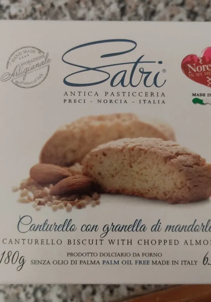 Canturello con granella di mandorle