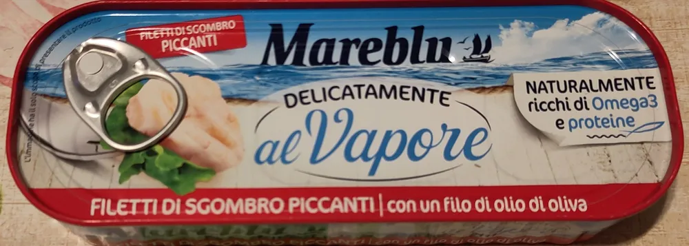 Filetti di sgombro piccanti con un filo d'olio d'oliva