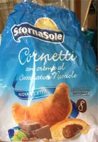 Cornetti con crema al cioccolato e nocciola