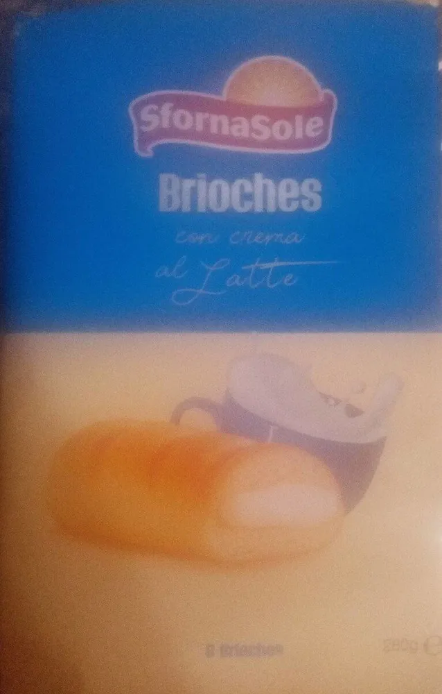 Brioches con crema al latte