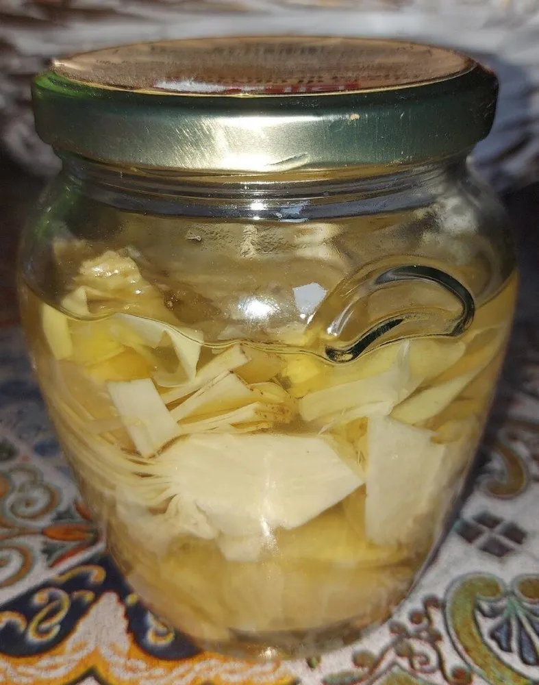 Spicchi di carciofo in olio