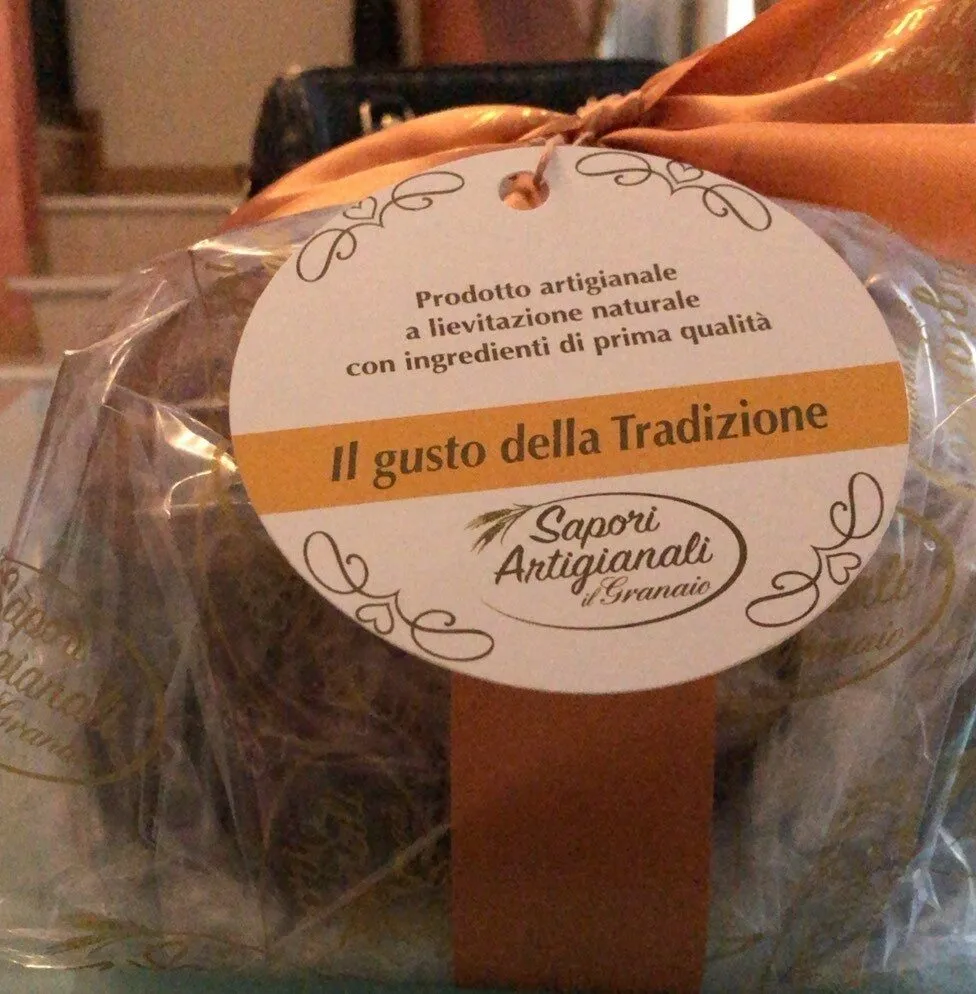 Panettone con mela e cannella