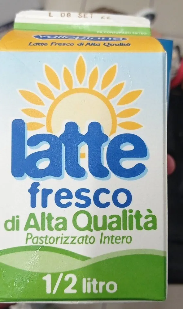 Latte intero fresco Vallepiana