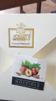 Cioccolato fondente con nocciole