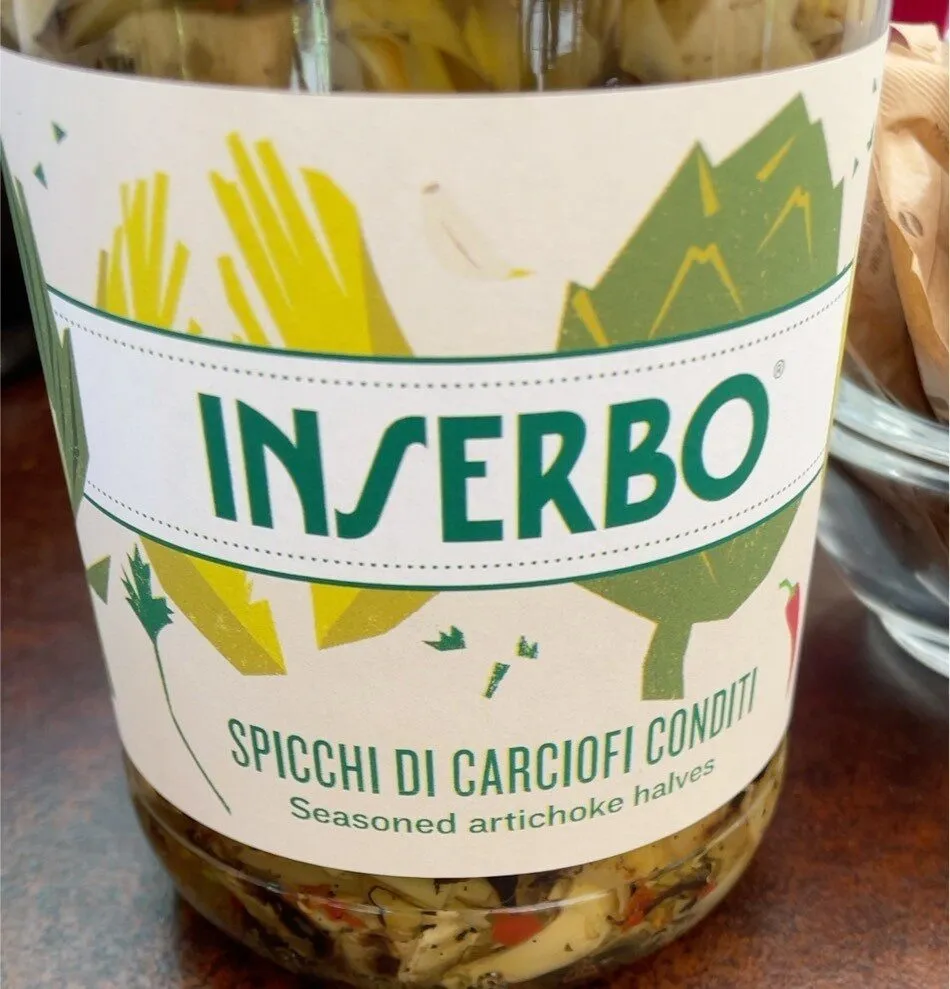 Spicchi di carciofi conditi