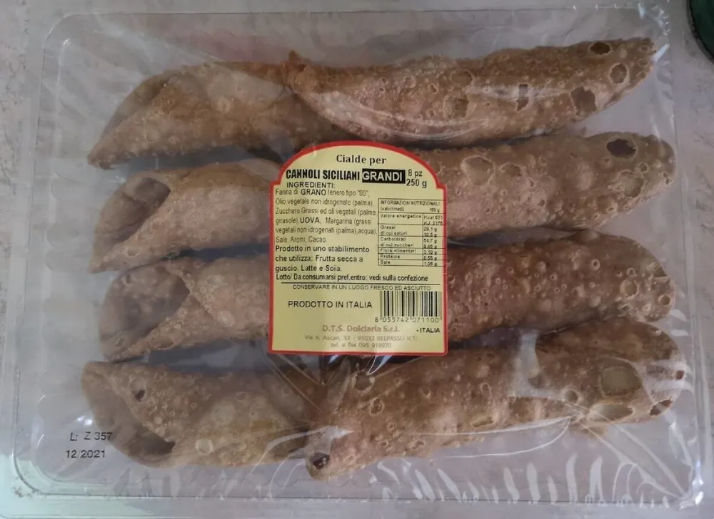 Cannoli siciliani grandi