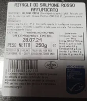 Ritagli di salmone rosso affumicato