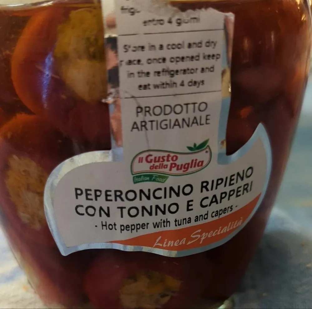 Peperoncino ripieno con tonno e capperi