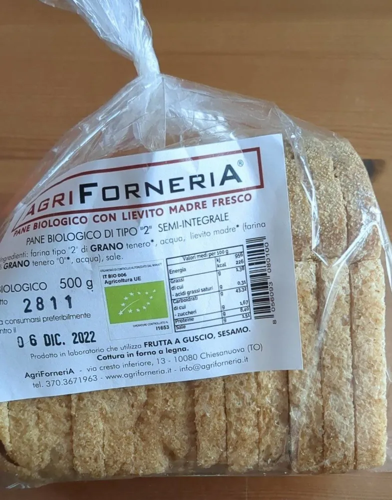 pane biologico con lievito madre fresco