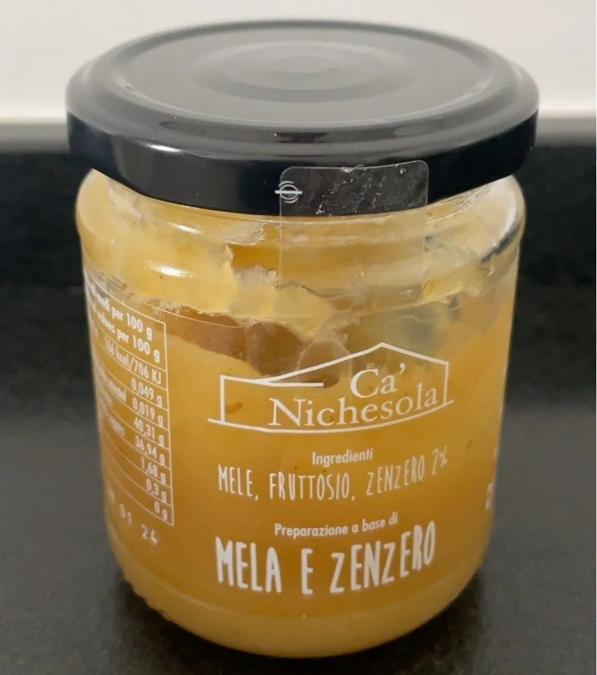 Preparazione a base di mela e zenzero