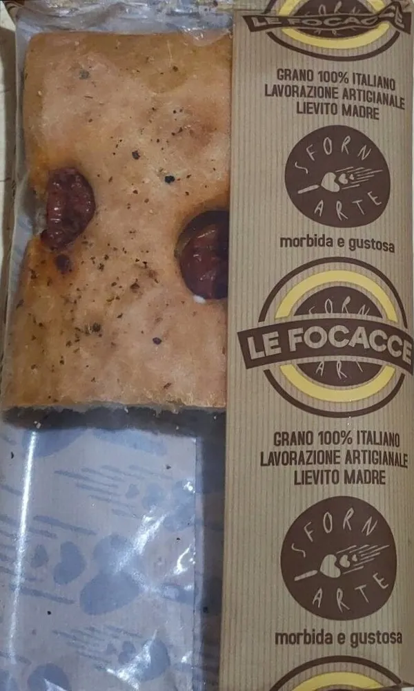 FOCACCIA CON POMODORINI