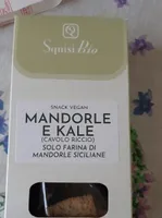 Mandorle e Kale. Snack vegan