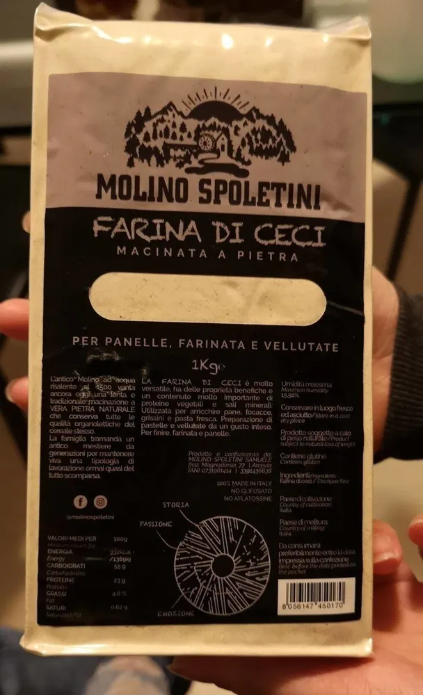 Farina di ceci macinata a pietra