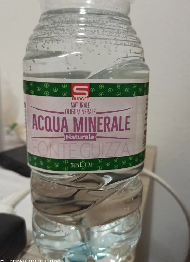 Acqua minerale