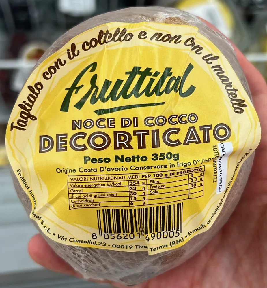 Noce di cocco decorticato