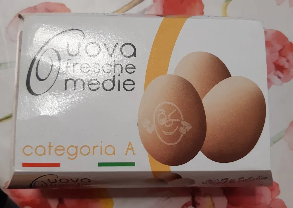 Uova fresche medie