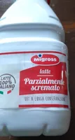 Latte parzialmente screnato