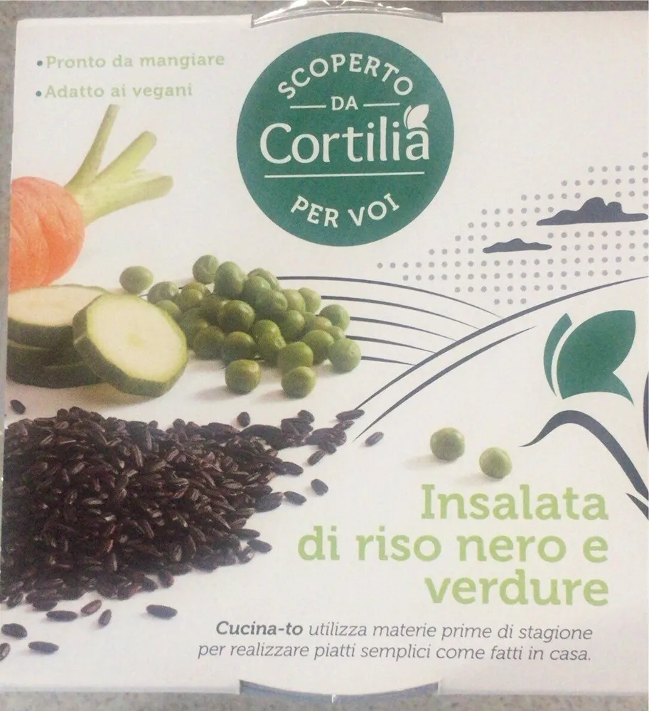 Insalata di riso nero e verdure
