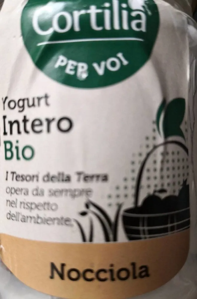 Yogurt intero alla nocciola