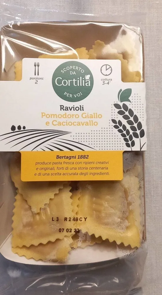Ravioli pomodoro giallo e caciocavallo