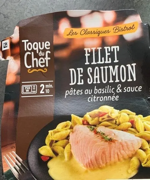 Filet de saumon pâtes basilic et sauce citronnée