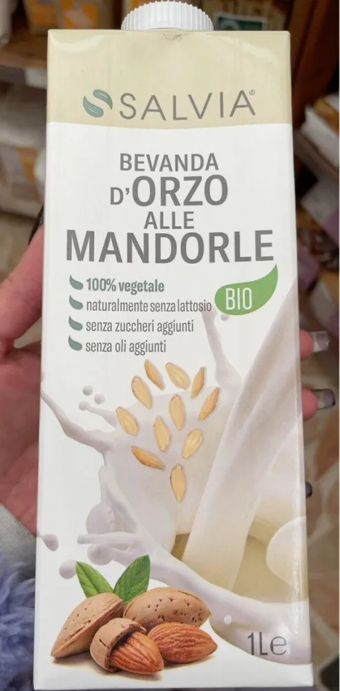 Bevanda d orzo alle mandorle