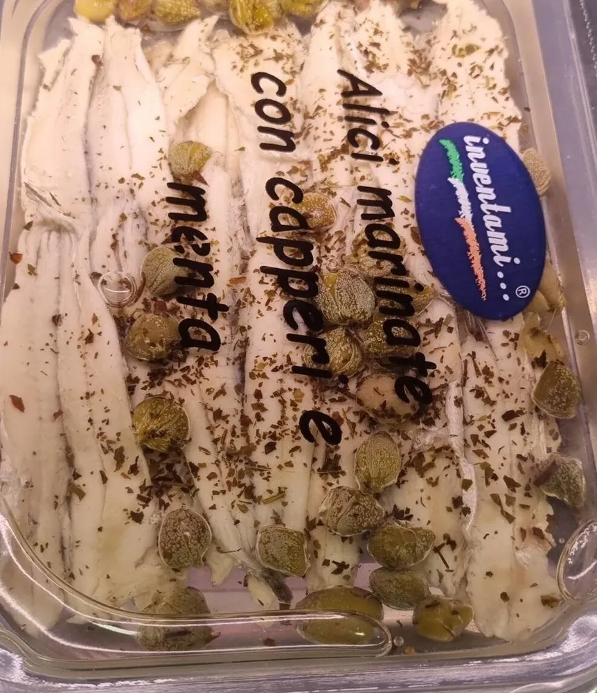 Filetti alici marinate capperi e menta